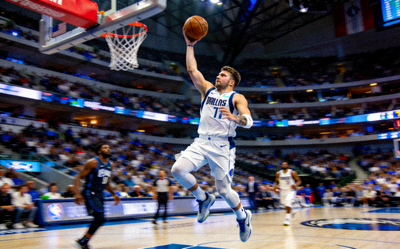 NBA常规赛巨星精彩表现瞬间，东契奇后撤步跳投